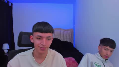 Snapshot of juan_nd_steven chatting on September 18, 2025, 4:14 am JuanSteven online show from September 18, 2025, 4:14 am