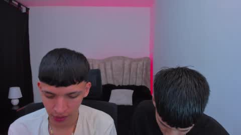 Snapshot of juan_nd_steven chatting on September 19, 2025, 2:02 am JuanSteven online show from September 19, 2025, 2:02 am