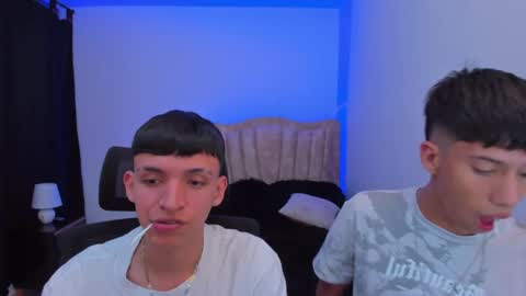 Snapshot of juan_nd_steven chatting on September 20, 2025, 12:44 am JuanSteven online show from September 20, 2025, 12:44 am