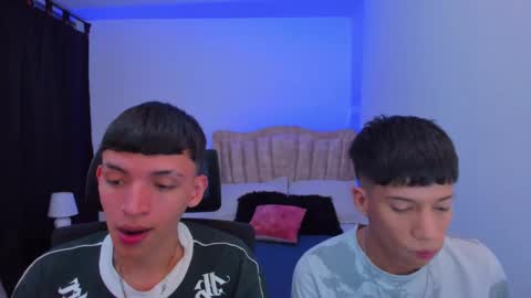 Snapshot of juan_nd_steven chatting on October 8, 2025, 4:32 am JuanSteven online show from October 8, 2025, 4:32 am