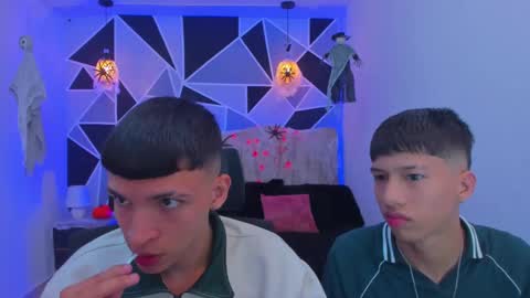 Snapshot of juan_nd_steven chatting on October 17, 2025, 11:18 pm JuanSteven online show from October 17, 2025, 11:18 pm
