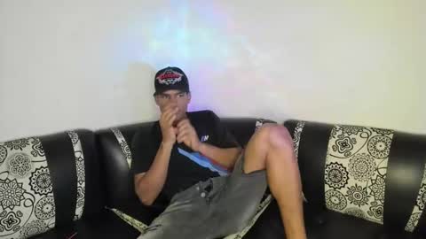 Snapshot of juanbigcock21cm chatting on May 4, 2026, 9:33 pm juan jose online show from May 4, 2026, 9:33 pm