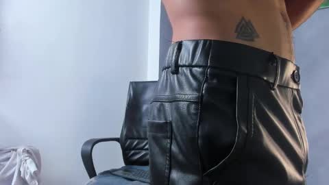 Snapshot of juanbladde chatting on February 1, 2026, 1:15 am Juan Esteban online show from February 1, 2026, 1:15 am