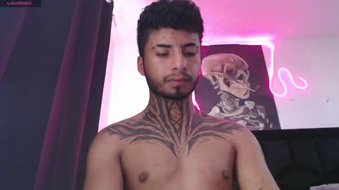 juancamilo66_ online show from September 18, 2025, 5:59 pm
