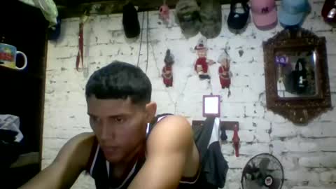 juandavid7261913970 online show from November 1, 2025, 1:07 am