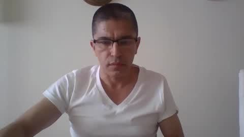 Snapshot of juanearth1 chatting on January 9, 2026, 5:26 pm juanearth1 online show from January 9, 2026, 5:26 pm