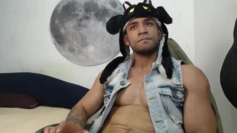 Snapshot of juanes_aristi chatting on October 13, 2025, 11:27 pm Juanes online show from October 13, 2025, 11:27 pm