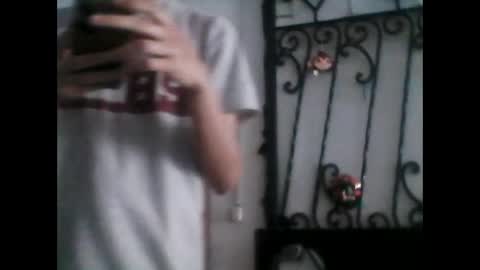 Snapshot of juanesan chatting on May 5, 2026, 12:35 pm Juanesan CaballeroSolitario online show from May 5, 2026, 12:35 pm