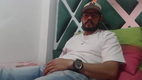 juanfe_style online show from September 12, 2025, 1:55 pm