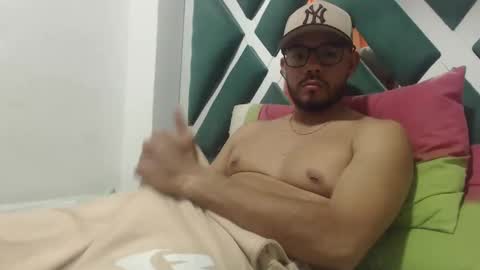 juanfe_style online show from October 8, 2025, 2:42 am