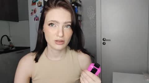 Snapshot of juanitacalcano chatting on May 17, 2026, 7:50 am Veronika online show from May 17, 2026, 7:50 am