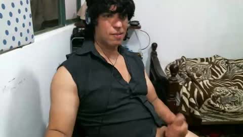 Snapshot of juanito2727 chatting on December 15, 2024, 3:24 am amor online show from December 15, 2024, 3:24 am