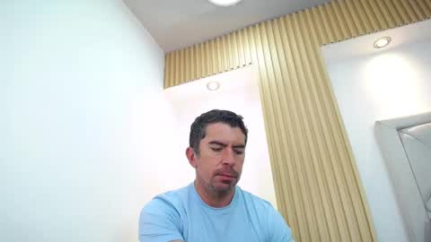 Snapshot of juank_fit45 chatting on April 24, 2026, 1:02 pm Juan k online show from April 24, 2026, 1:02 pm