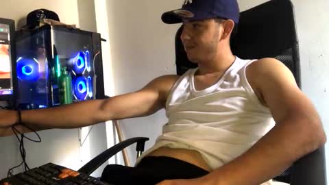 juannvalencia11 online show from May 14, 2026, 4:36 pm