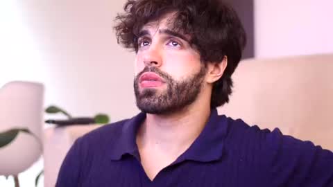 Juan online show from February 20, 2025, 9:42 pm