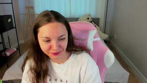 Judy Lewis online show from April 21, 2026, 1:42 am