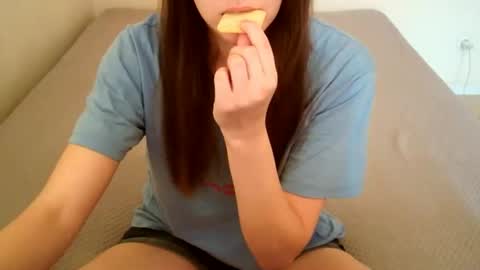 JuiceTalia online show from October 26, 2025, 8:42 am