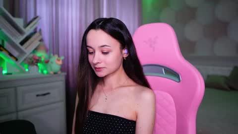 Angelina online show from June 9, 2026, 12:50 pm