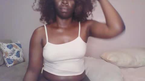 juicyass online show from September 22, 2025, 2:41 pm