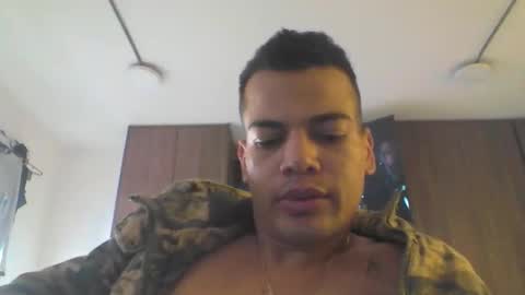 Snapshot of juicy_boy22 chatting on April 20, 2026, 3:04 pm Miguel online show from April 20, 2026, 3:04 pm