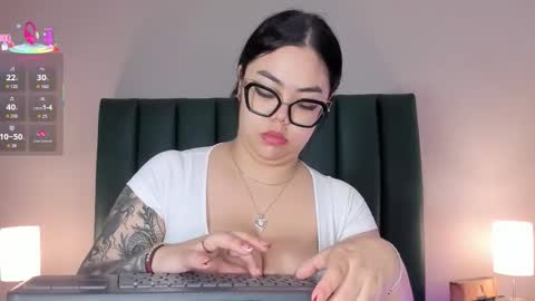 Juicy online show from February 5, 2026, 11:04 am