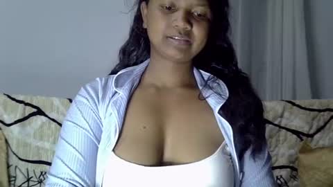 Snapshot of juicy_pretty chatting on August 4, 2026, 2:26 am stellah online show from August 4, 2026, 2:26 am