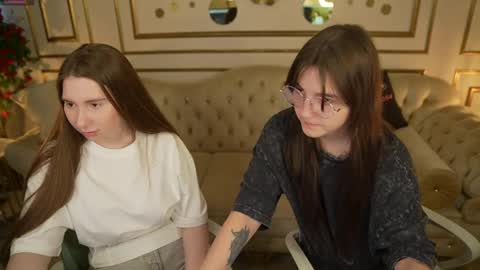 Elza online show from April 18, 2026, 10:19 am