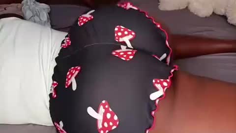 Snapshot of juicybooty_001 chatting on October 1, 2025, 5:02 am Sweetass online show from October 1, 2025, 5:02 am