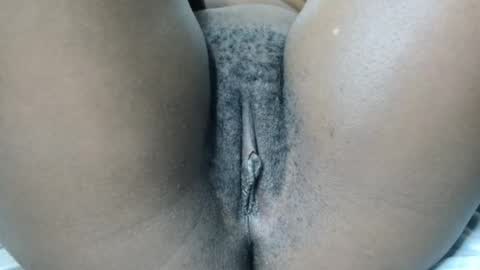 pretty online show from November 19, 2025, 4:12 am