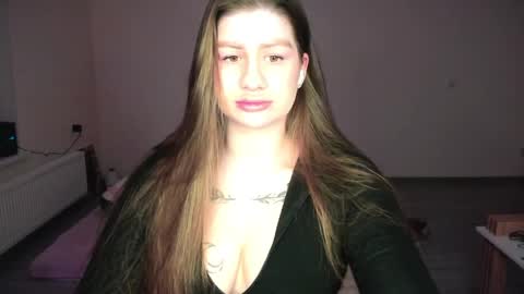 Snapshot of juicyhelenx chatting on April 18, 2026, 6:45 pm Elena online show from April 18, 2026, 6:45 pm
