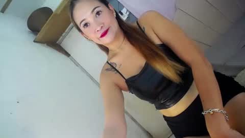 Snapshot of juicyliciousgirl chatting on February 15, 2026, 5:48 am Den online show from February 15, 2026, 5:48 am