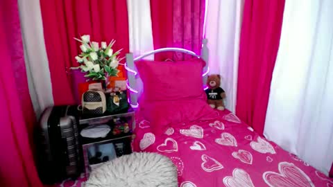 Snapshot of juicyliciousgirl chatting on June 29, 2026, 10:15 am Den online show from June 29, 2026, 10:15 am