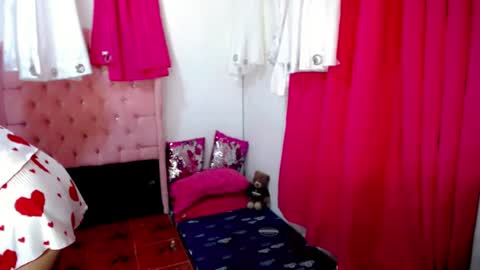 Snapshot of juicyliciousgirl chatting on July 16, 2026, 2:39 am Den online show from July 16, 2026, 2:39 am