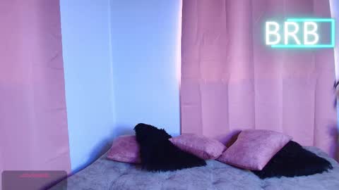 Jules and Gia online show from February 1, 2026, 3:43 pm