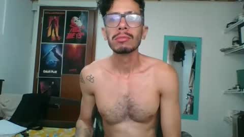 Snapshot of julfigo chatting on December 24, 2024, 12:00 pm Julfigo online show from December 24, 2024, 12:00 pm