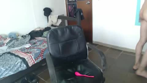 Julfigo online show from May 12, 2026, 5:54 pm