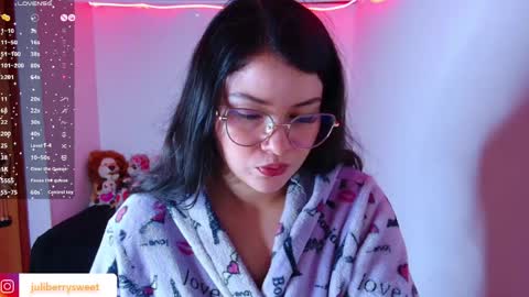 Juliana online show from April 5, 2026, 3:04 am