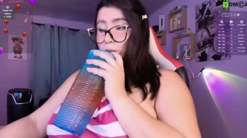 Snapshot of juli_1213 chatting on May 16, 2026, 10:19 pm Juliana online show from May 16, 2026, 10:19 pm