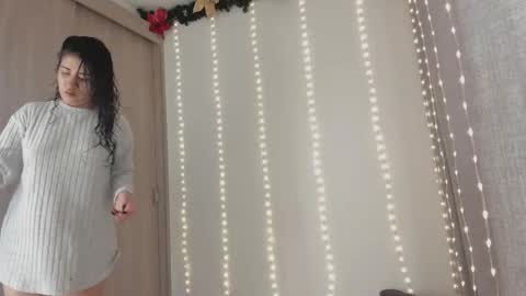 Juli Modelo Independiente online show from March 6, 2026, 6:15 pm