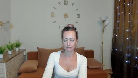 julia__cherry_ online show from December 22, 2024, 6:28 am