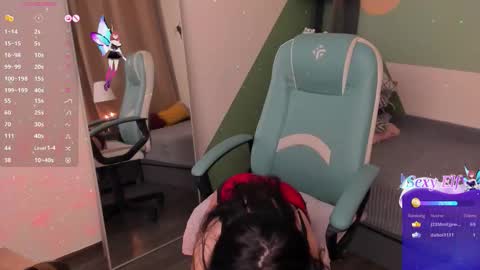 Julia online show from February 14, 2026, 9:44 pm