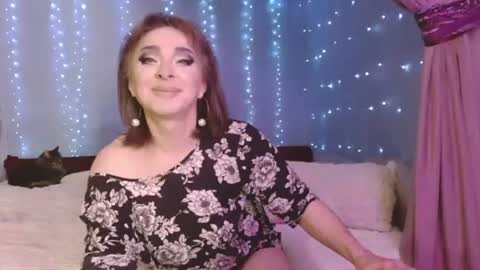 Snapshot of julia_renard chatting on July 25, 2026, 8:12 am Julia online show from July 25, 2026, 8:12 am