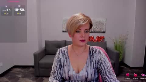 Julia online show from February 17, 2025, 12:48 pm