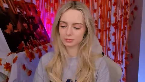 Snapshot of juliabrewwer chatting on November 17, 2025, 1:06 pm Julia online show from November 17, 2025, 1:06 pm