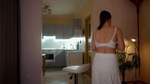 Molly online show from March 4, 2026, 3:18 pm