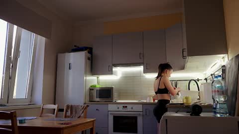 Molly online show from April 13, 2026, 3:17 pm