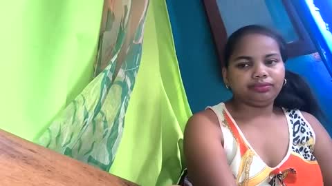 juliah02 online show from February 4, 2025, 9:17 am