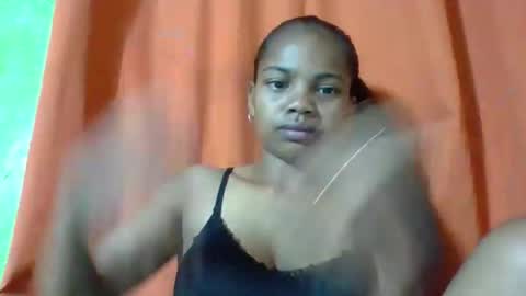 juliah02 online show from April 14, 2026, 2:50 am