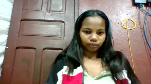 juliah02 online show from June 24, 2026, 5:28 am