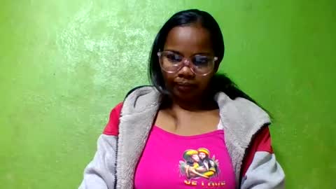 juliah02 online show from July 5, 2026, 5:47 am